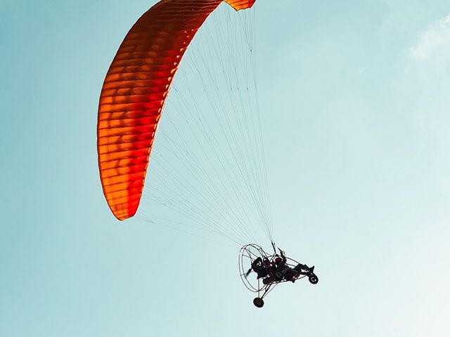 VUELO EN TRIKE<BR><span style="color:#2EACD8">20</span>