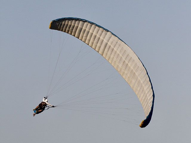 VUELO PARAPENTE EN MADRID <BR><span style="color:#2EACD8">MONTAÑA + ACROBACIA</span>